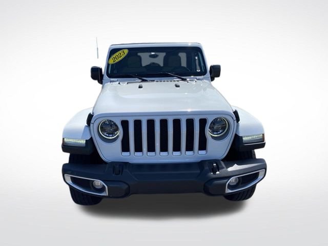 Used 2023 White Jeep Sahara image 11