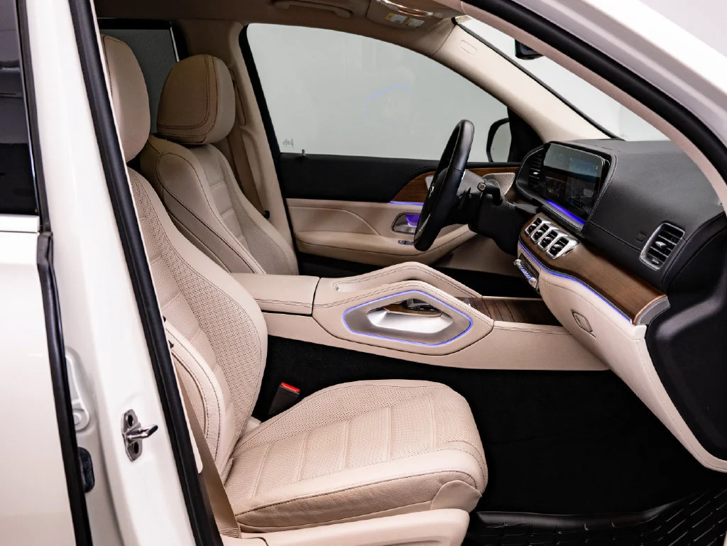 Used 2023 Manufaktur Diamond White Metallic Mercedes-Benz GLS 450 image 26