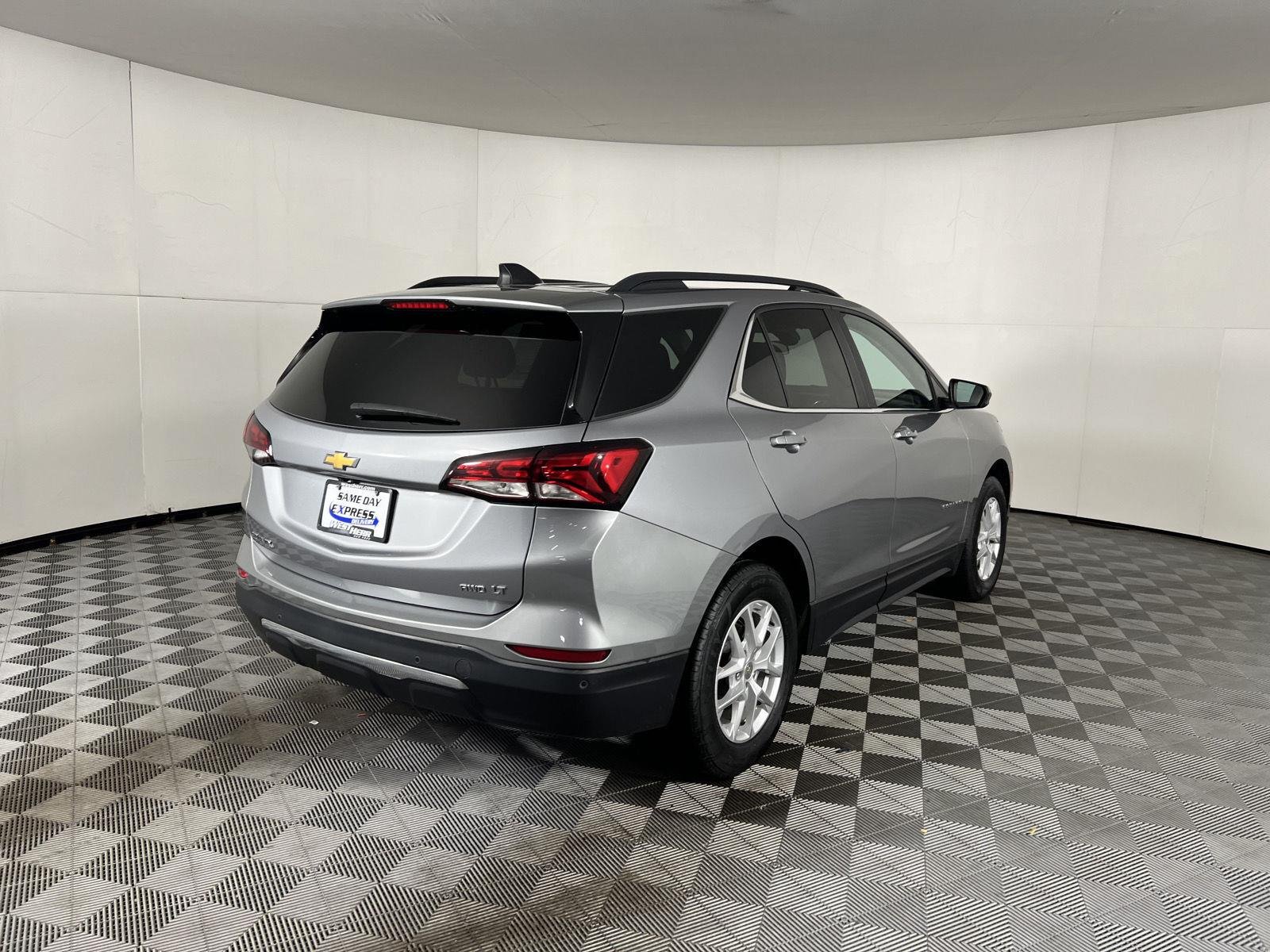 Used 2024 Sterling Gray Metallic Chevrolet LT image 25
