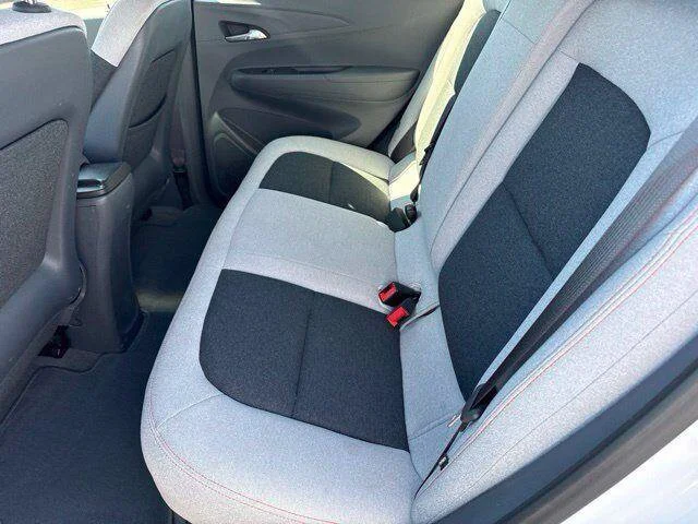 Used 2017 White Chevrolet LT image 13