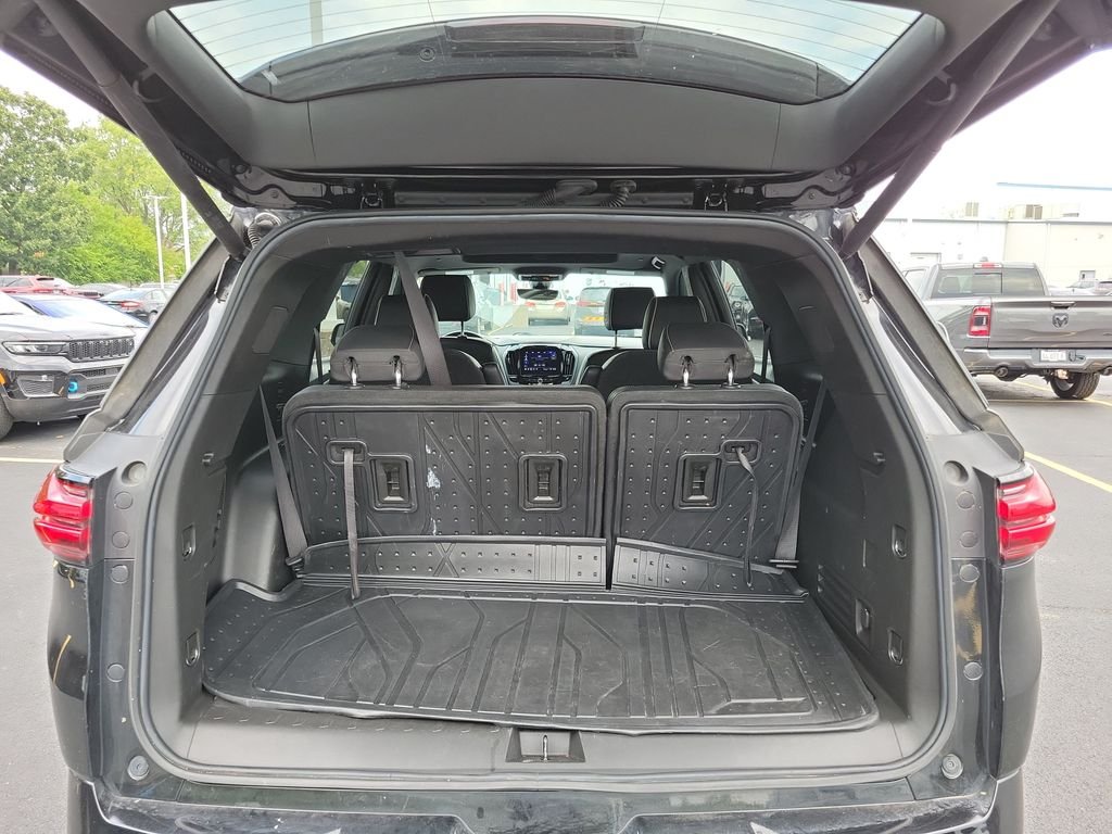Used 2022 Black Chevrolet Premier image 9