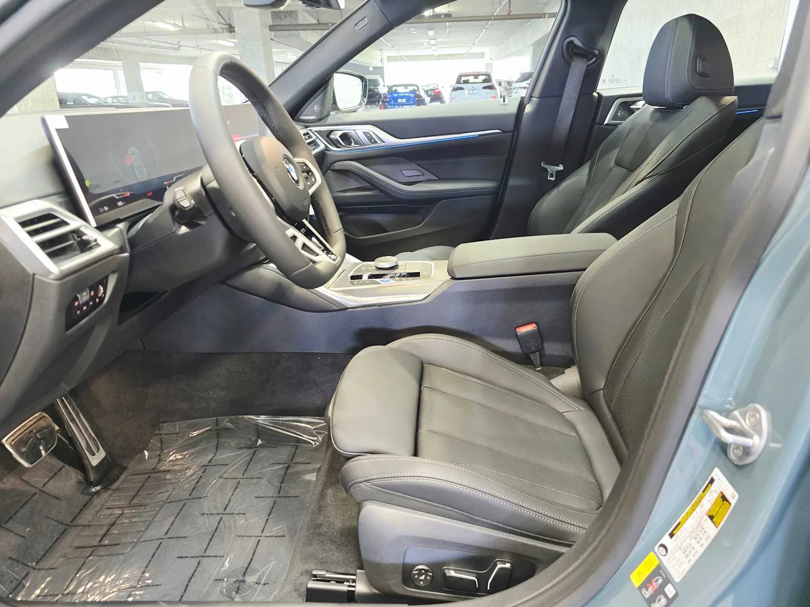 New 2026 Cape York Green Metallic BMW xDrive40 image 24