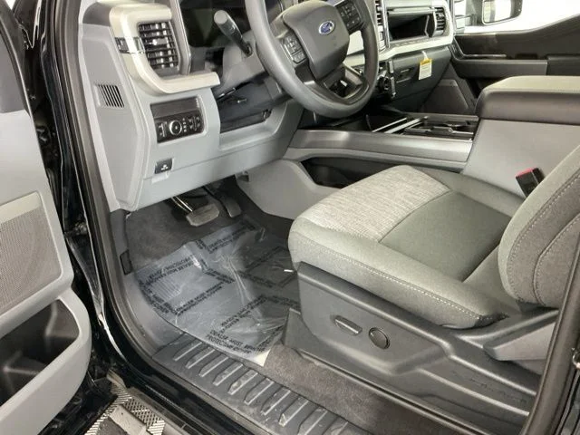 New 2026 Agate Black Ford XLT image 19