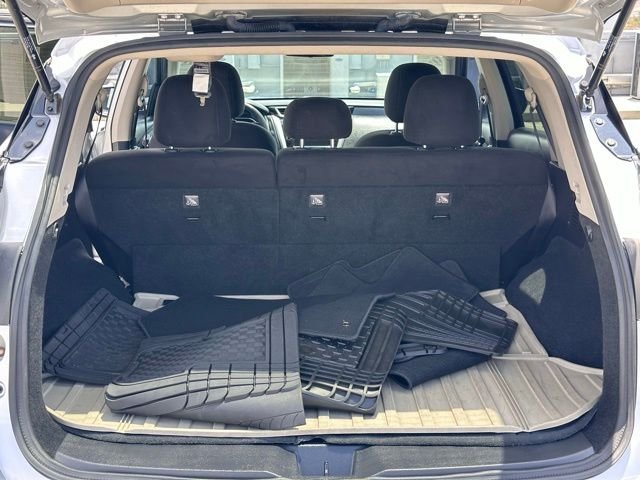 Used 2019 Silver Nissan S image 23