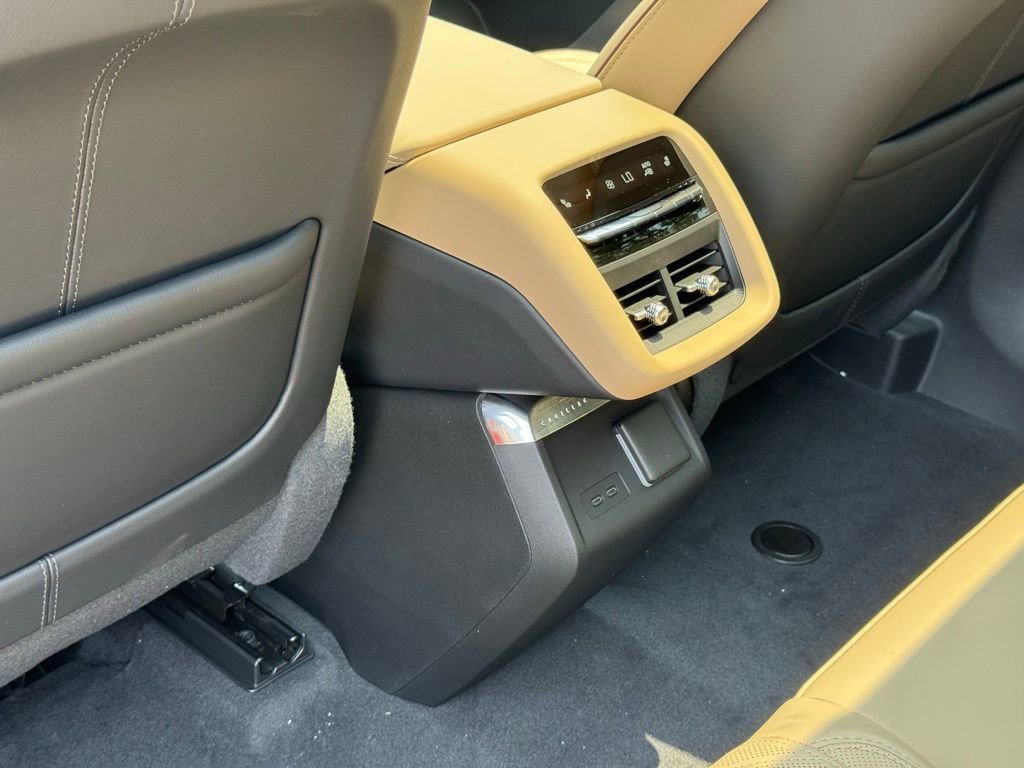 2025 Cadillac LYRIQ Luxury 3 - Photo 25