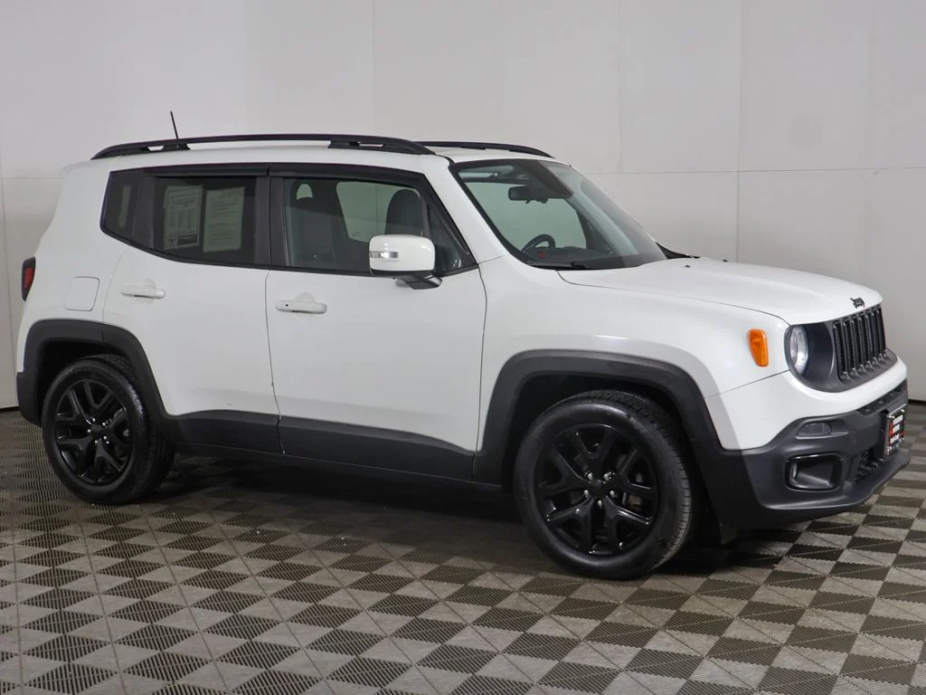 Used 2018 White Jeep Latitude image 11