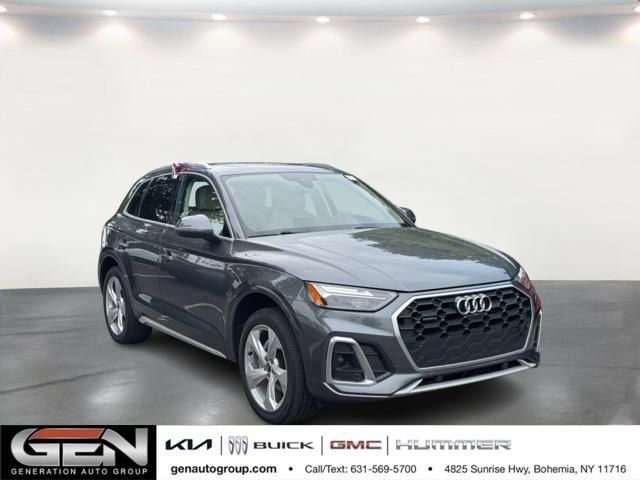 2022 Audi Q5 45 Premium Plus's photo