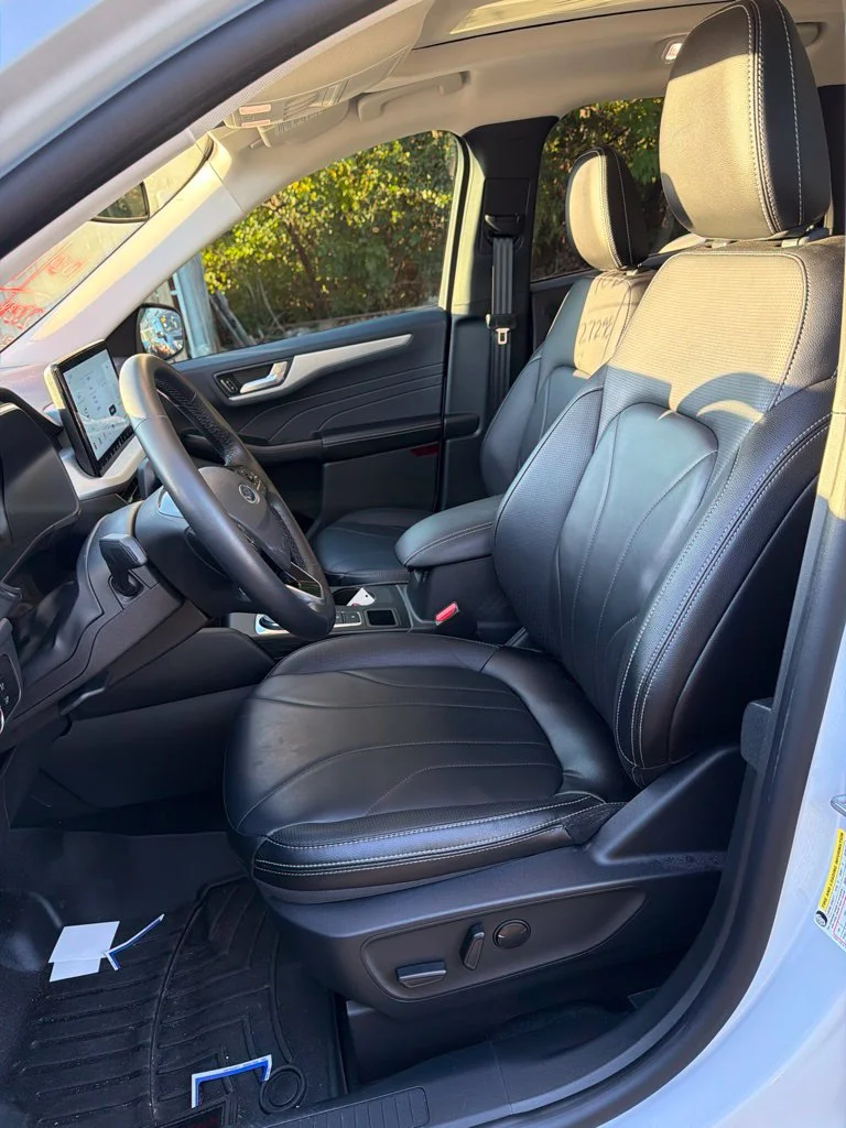 2025 Ford Escape Plug-In Hybrid BASE SUV Slide 9