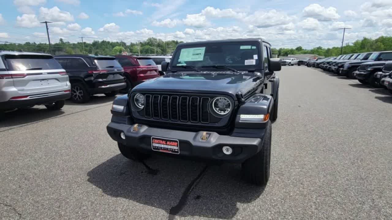 New 2026 Black Clear-Coat Exterior Paint Jeep 85th Anniversary image 3