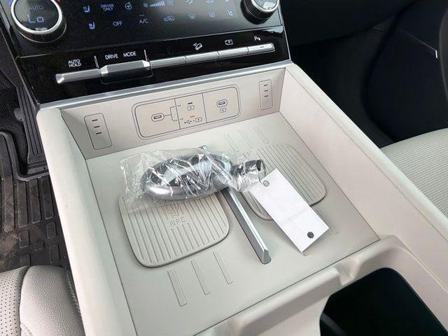 New 2027 Phantom Black Hyundai Limited image 30