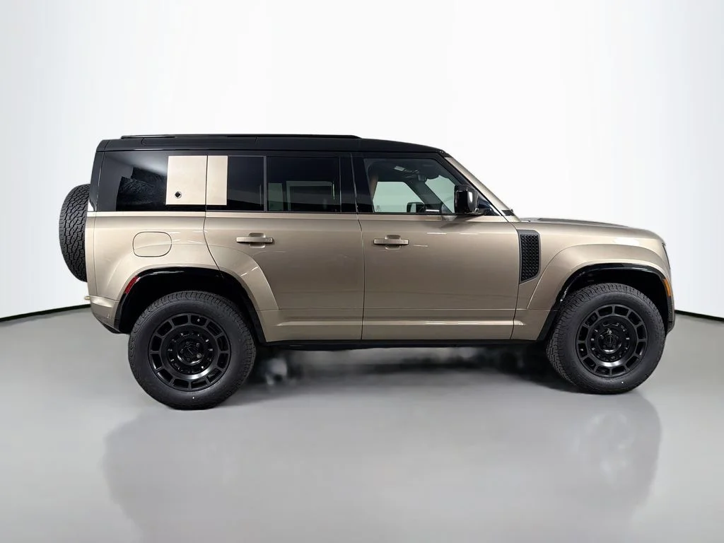 New 2026 Petra Copper Land Rover  OCTA image 4
