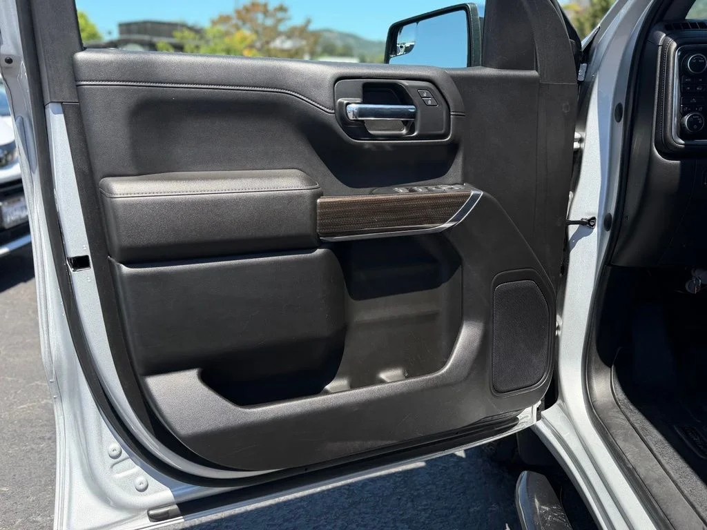 Used 2022 Silver Chevrolet LT image 13