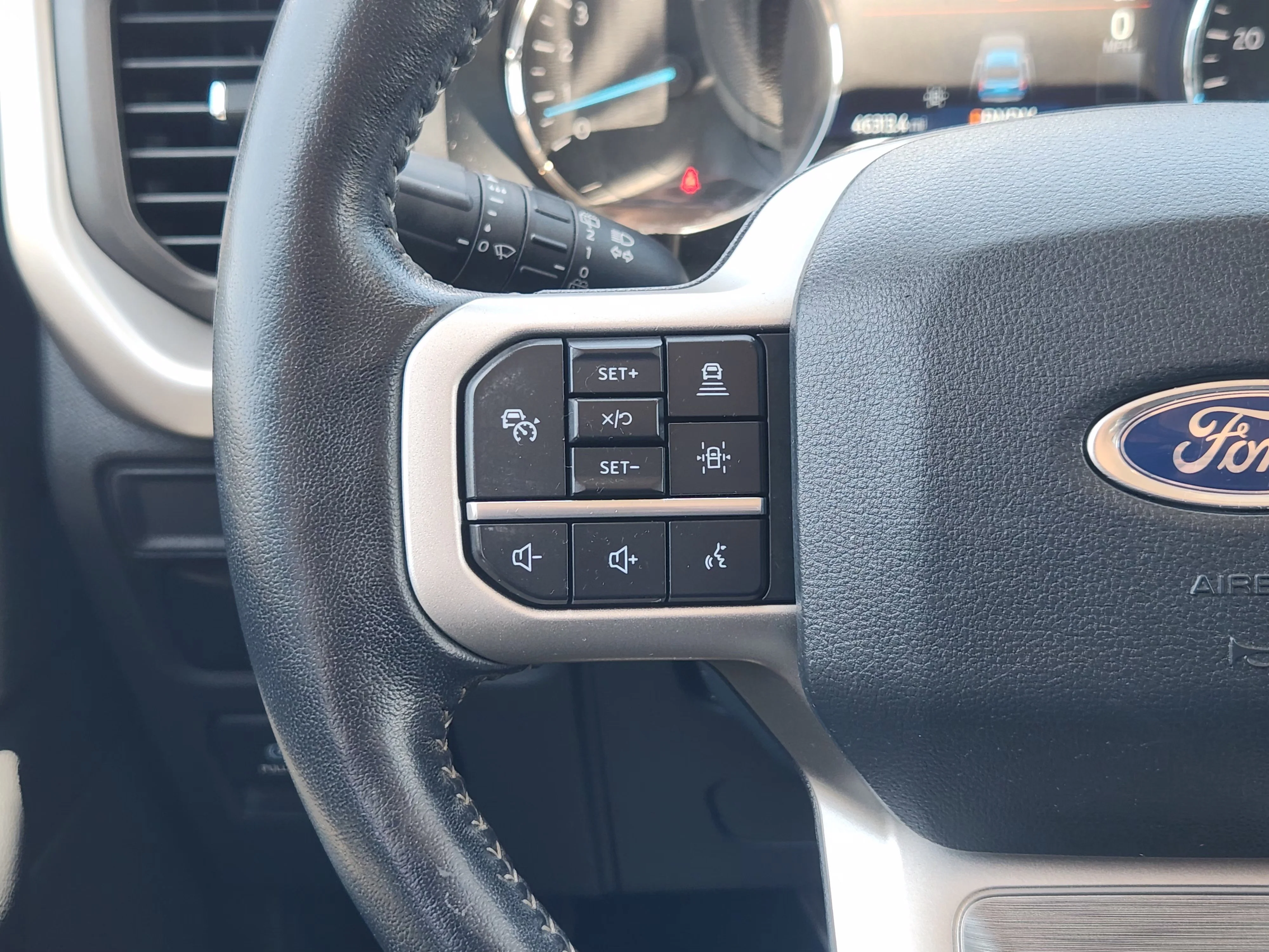 Used 2022 Silver Ford XLT image 28