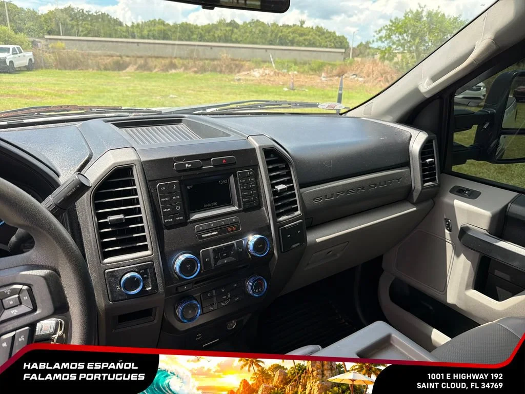 Used 2018 White Ford XL image 19