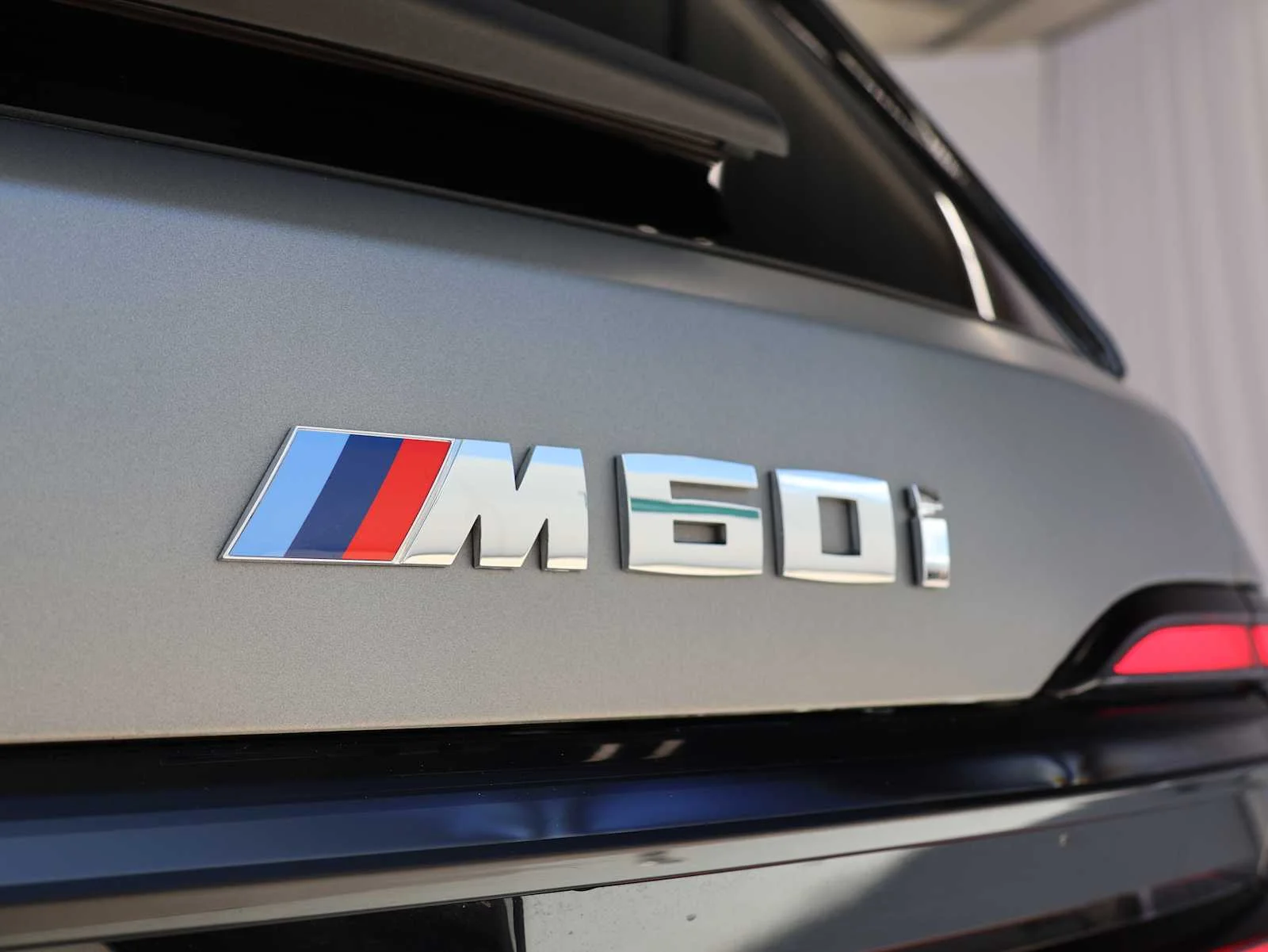 Used 2024 Frozen Pure Grey Metallic BMW M60i image 12
