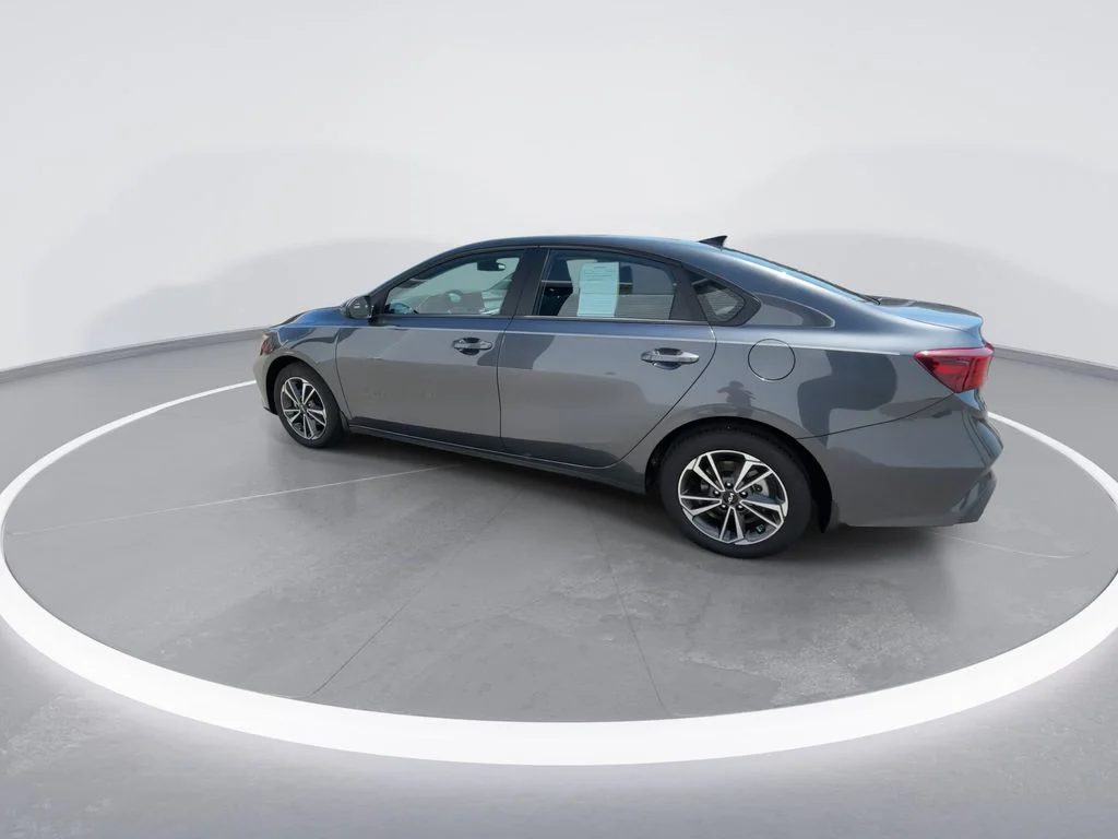 Used 2024 Gray Kia LXS image 5