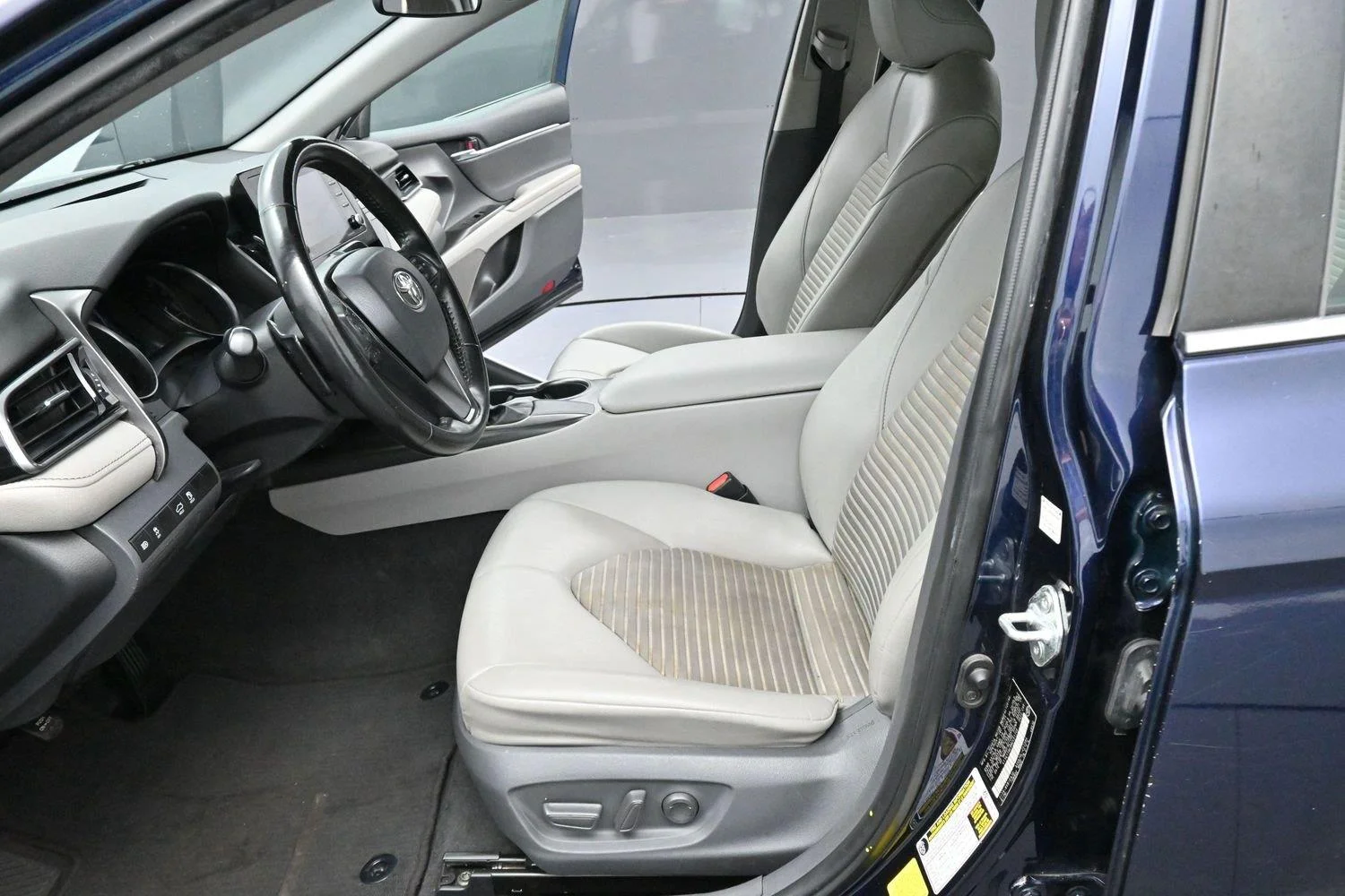 Used 2021 Blueprint Toyota SE image 12