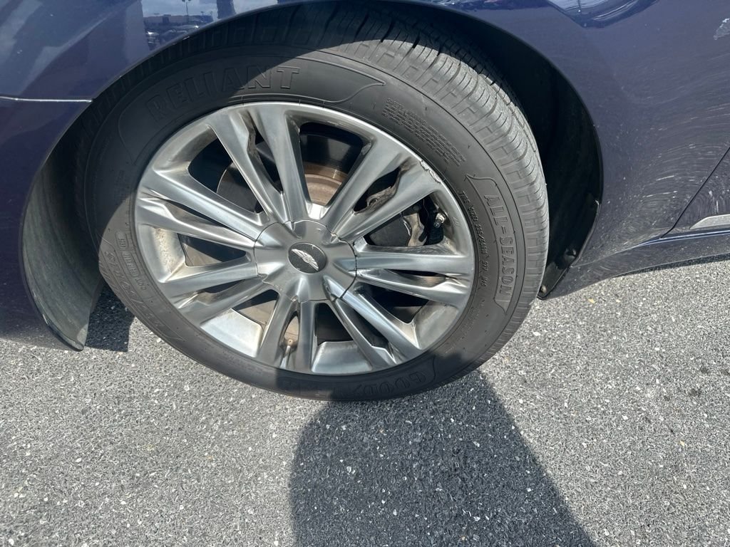 Used 2011 Blue Hyundai 4.6 image 7