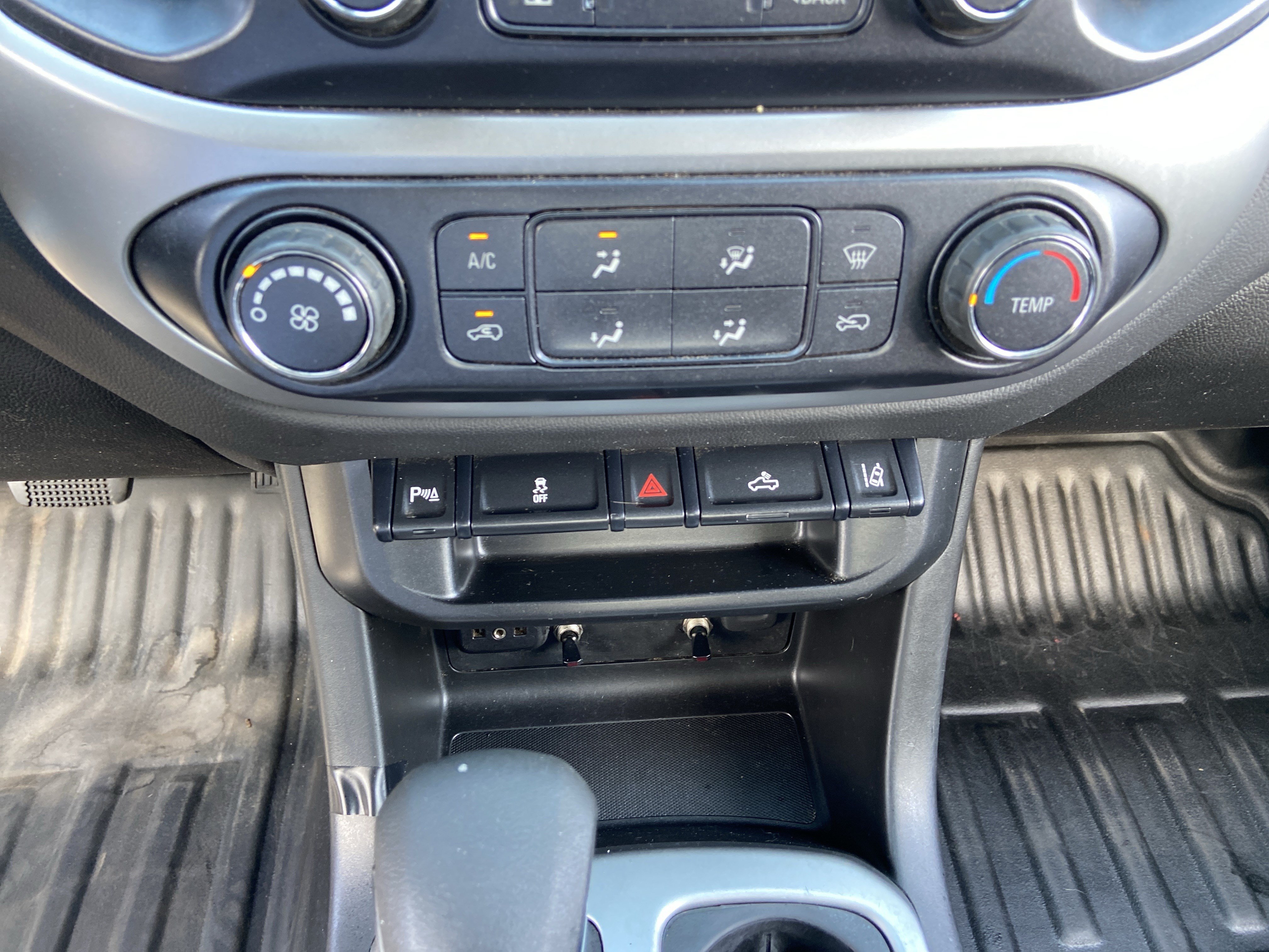 Used 2022 Summit White Chevrolet 2WD LT image 39