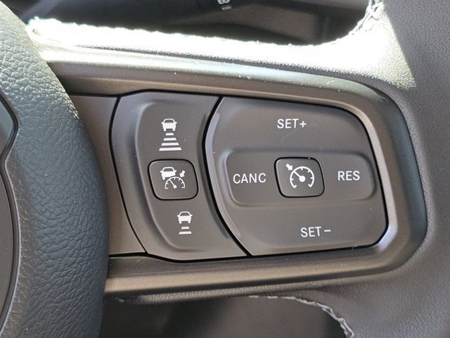 Used 2025 Bright White Clearcoat Jeep Rubicon image 19