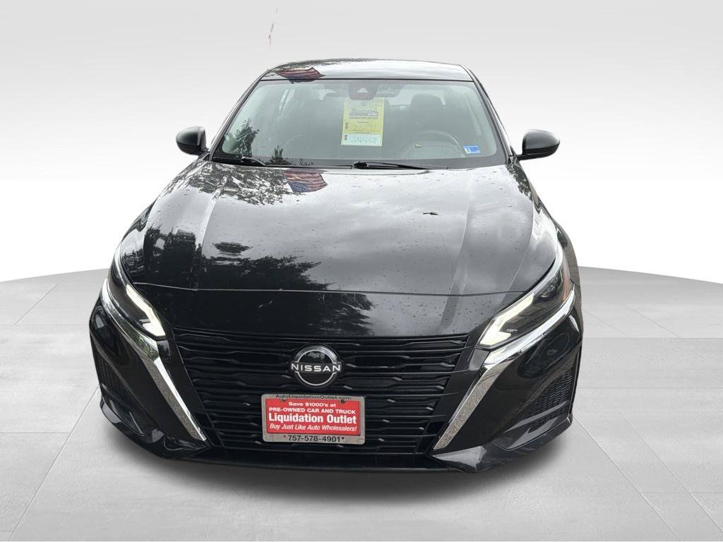 Used 2025 Black Nissan 2.5 SV image 2