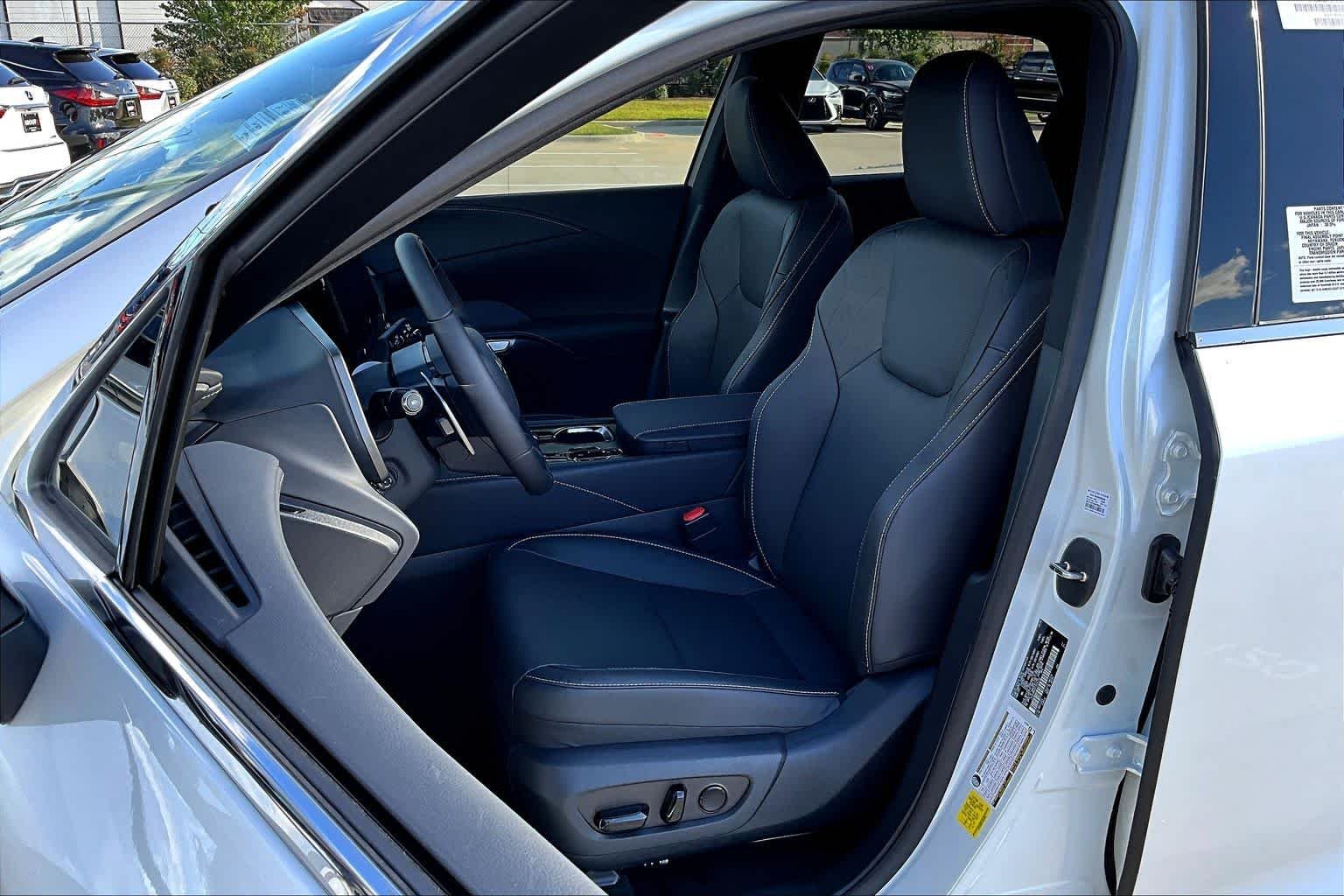 New 2026 Eminent White Pearl Lexus Premium+ image 9