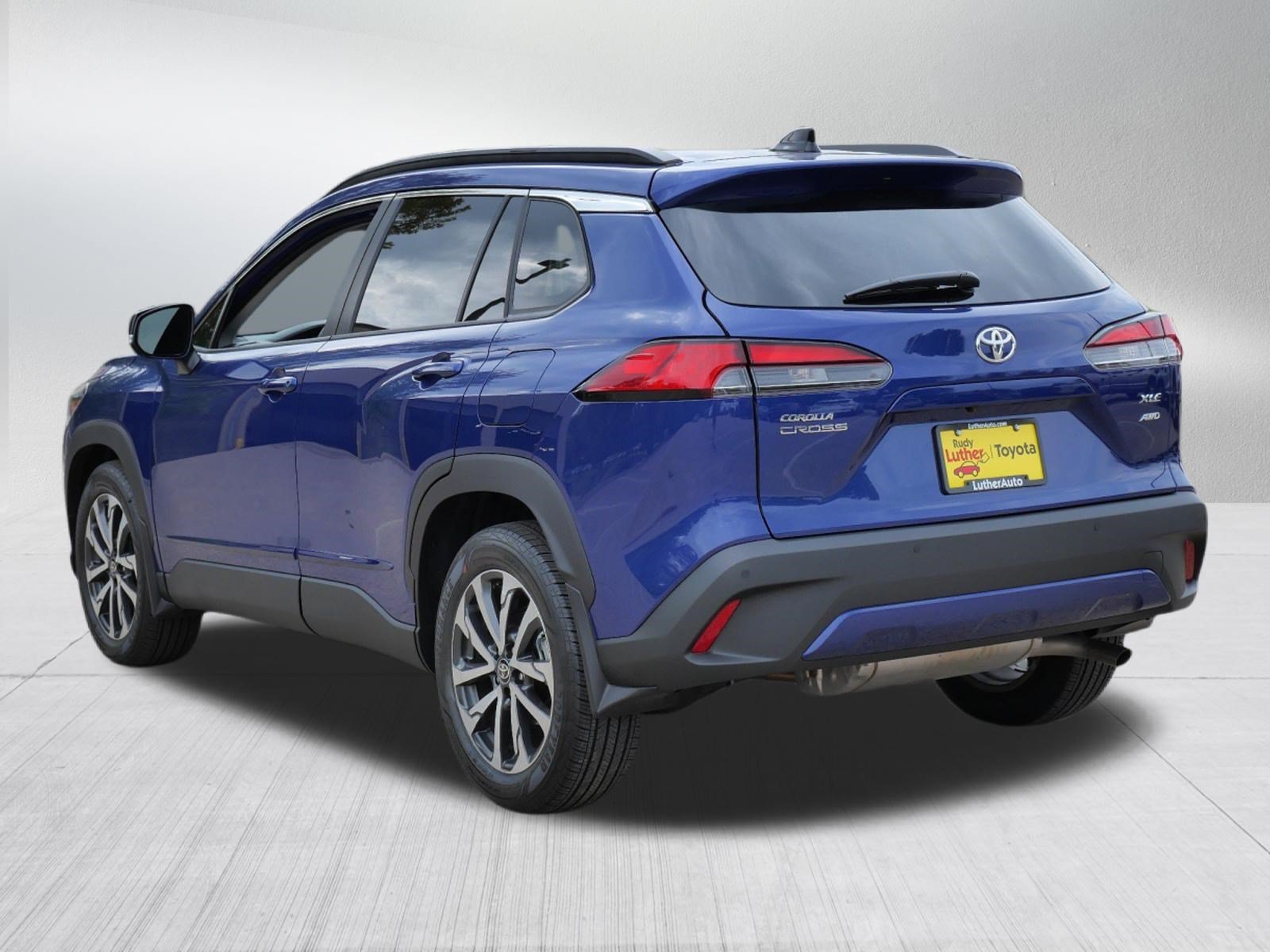 Used 2025 Blue Crush Metallic Toyota XLE image 6