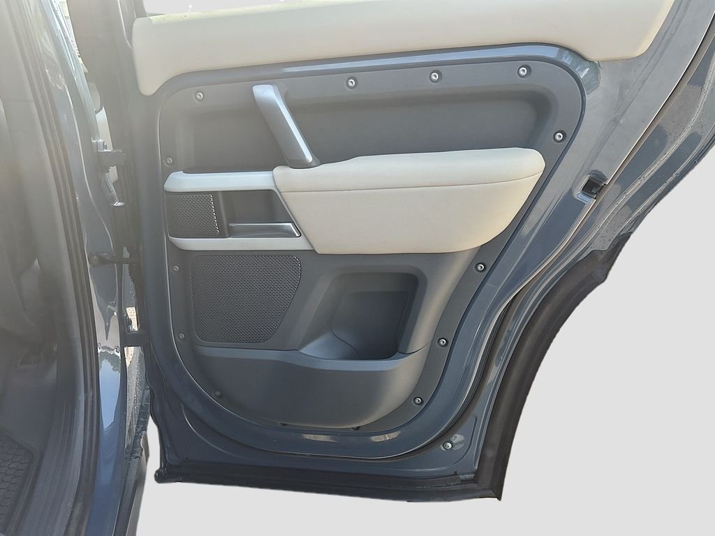 2022 Land Rover Defender X-Dynamic SE - Photo 18