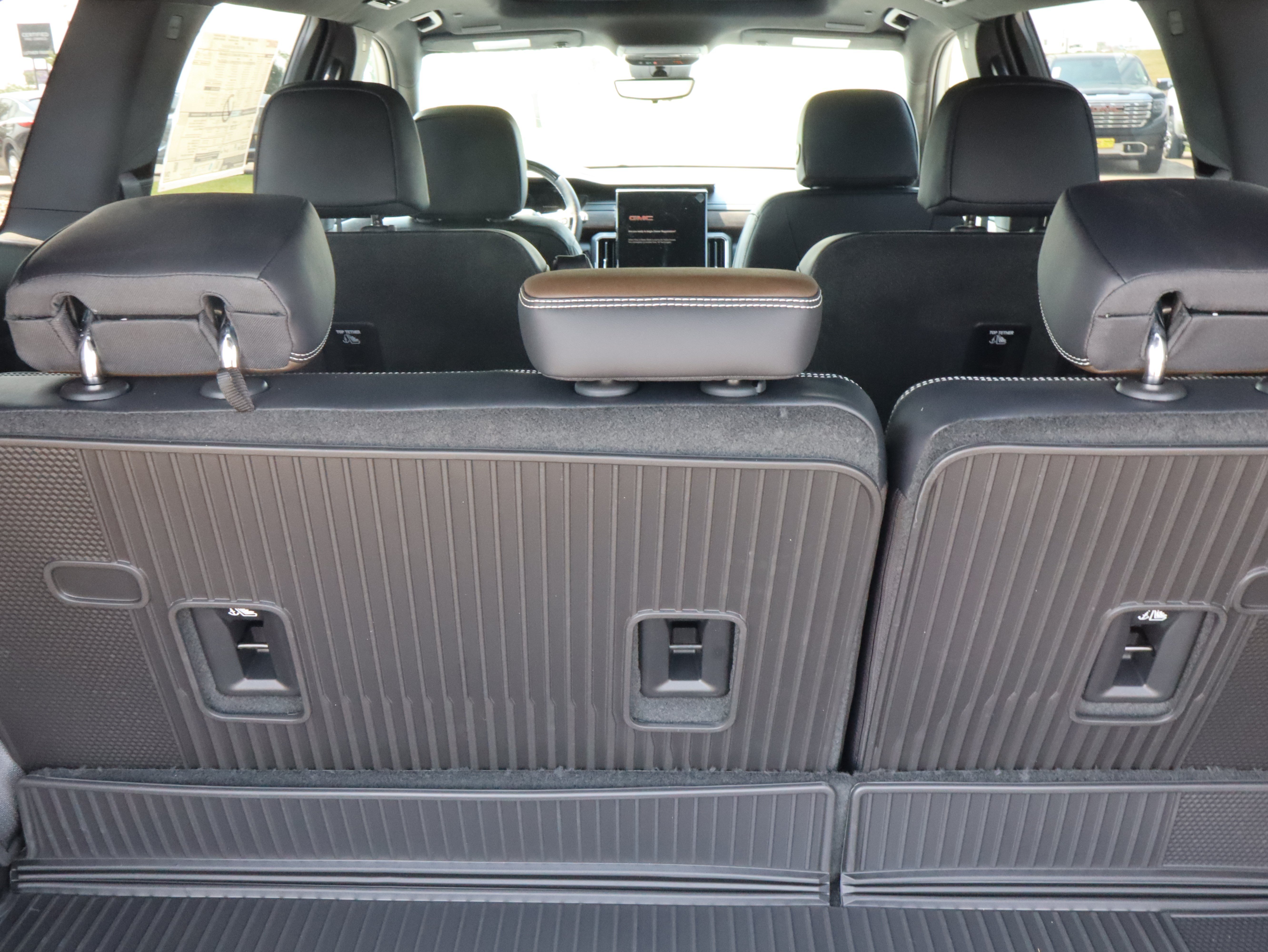 2026 GMC Acadia Denali Ultimate - Photo 15