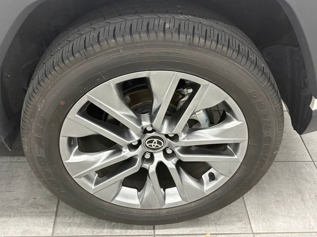 Used 2025 Beige Toyota XLE Premium image 7