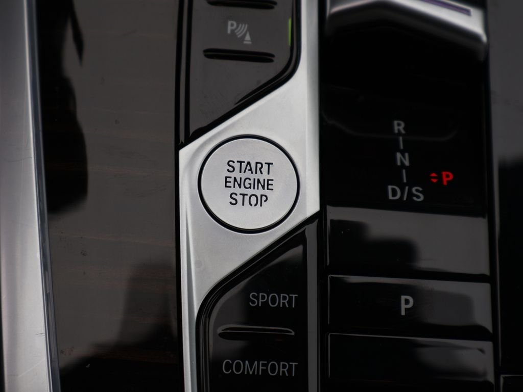 Used 2023 Carbon Black Metallic BMW xDrive40i image 31