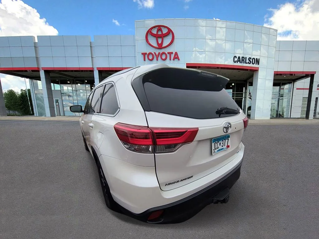 Certified 2019 Toyota Highlander XLE with VIN 5TDJZRFH3KS582820 for sale in Minneapolis, Minnesota
