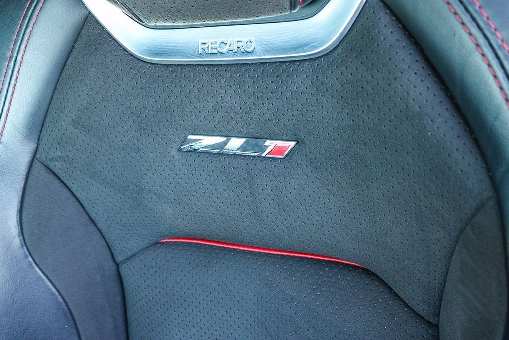 Used 2018 Black Chevrolet ZL1 image 25