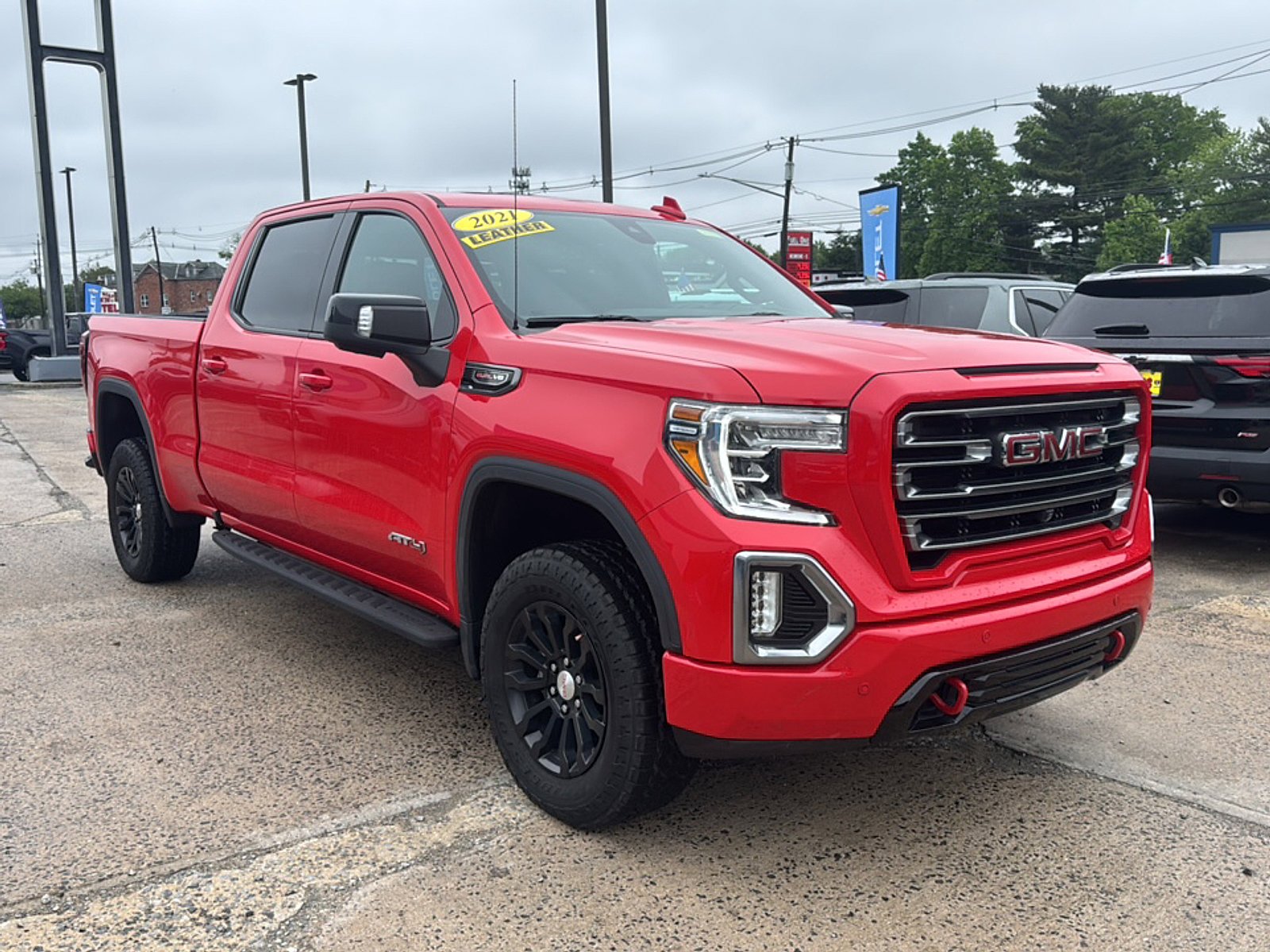 View vehicle photo 4