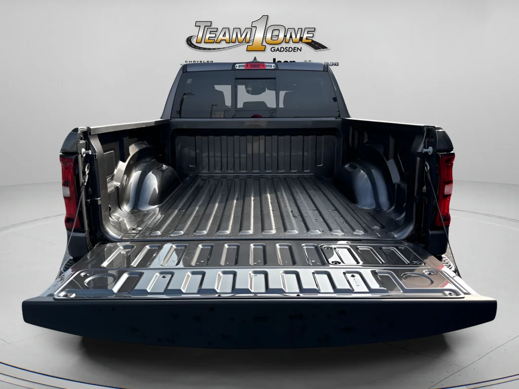 New 2026 Granite Crystal Metallic Clear-Coat Exterior Paint RAM Laramie image 40