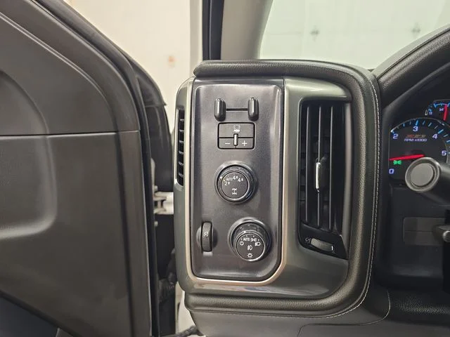 Used 2018 Summit White Chevrolet LTZ image 34