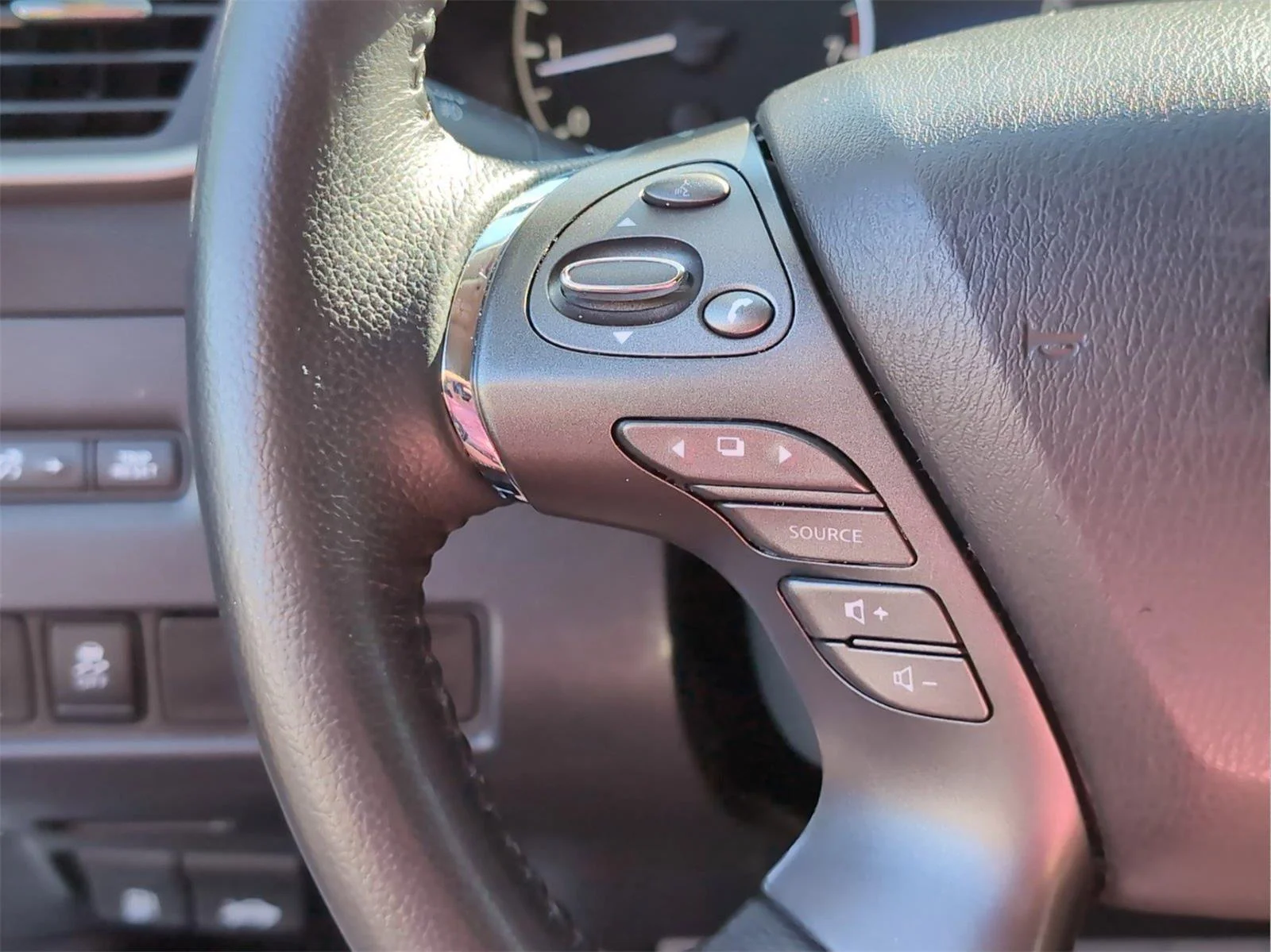 Used 2023 Pearl White Tricoat Nissan SV image 24