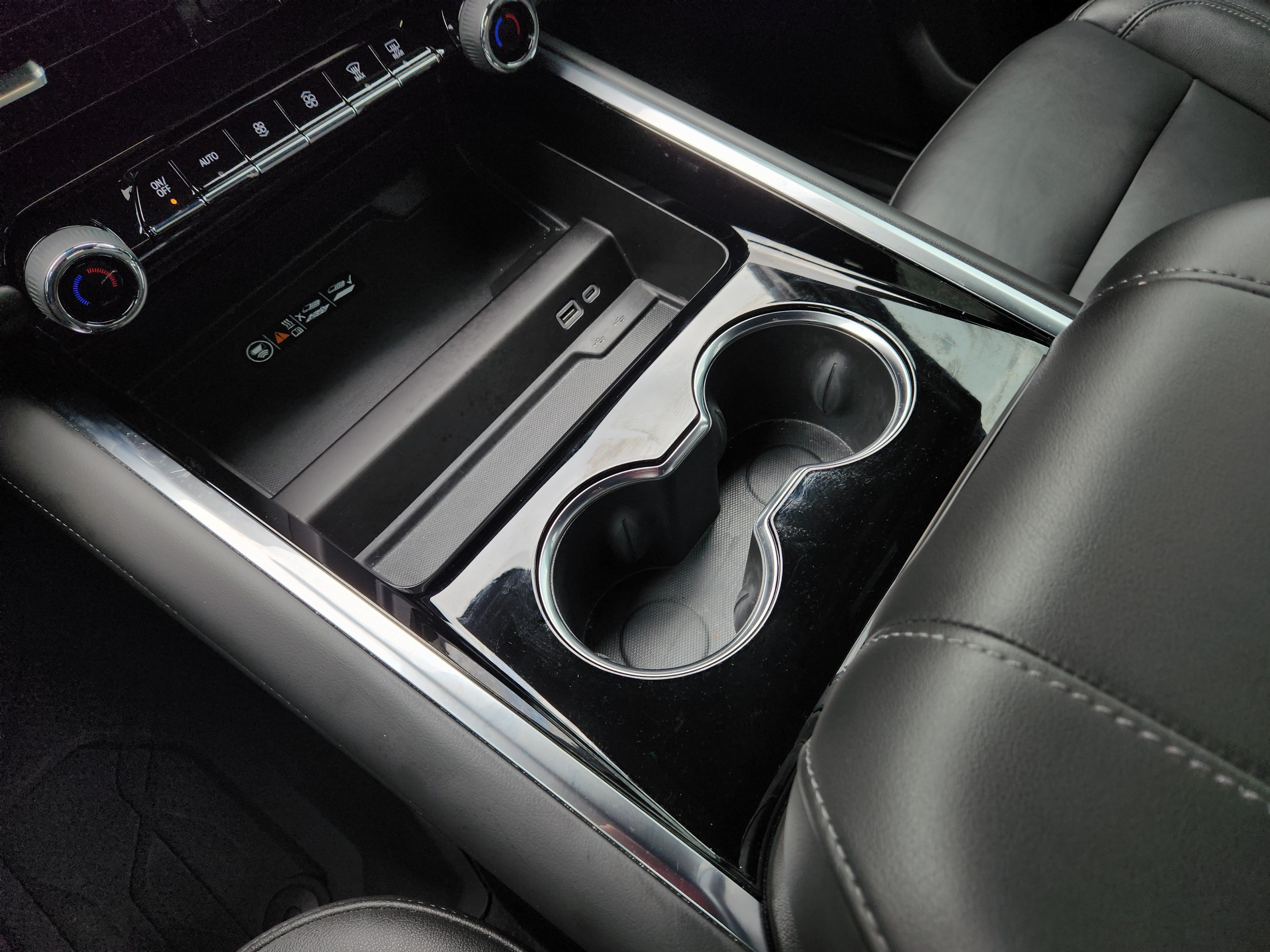 Used 2025 Summit White Chevrolet LT image 22