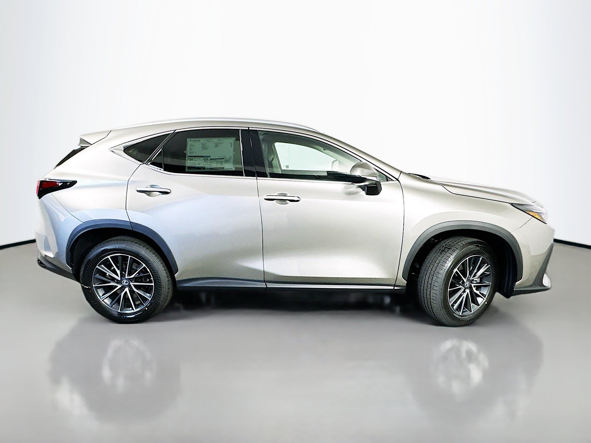 2026 Lexus NX 350 - Photo 8
