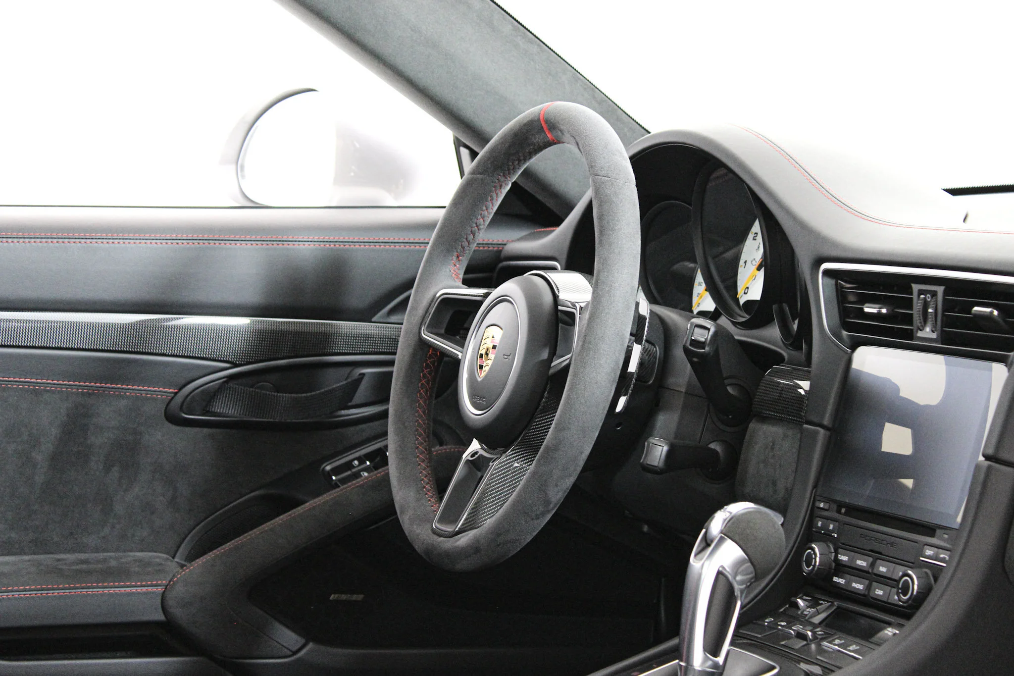 Used 2018 Silver Porsche GT2 RS Coupe image 31
