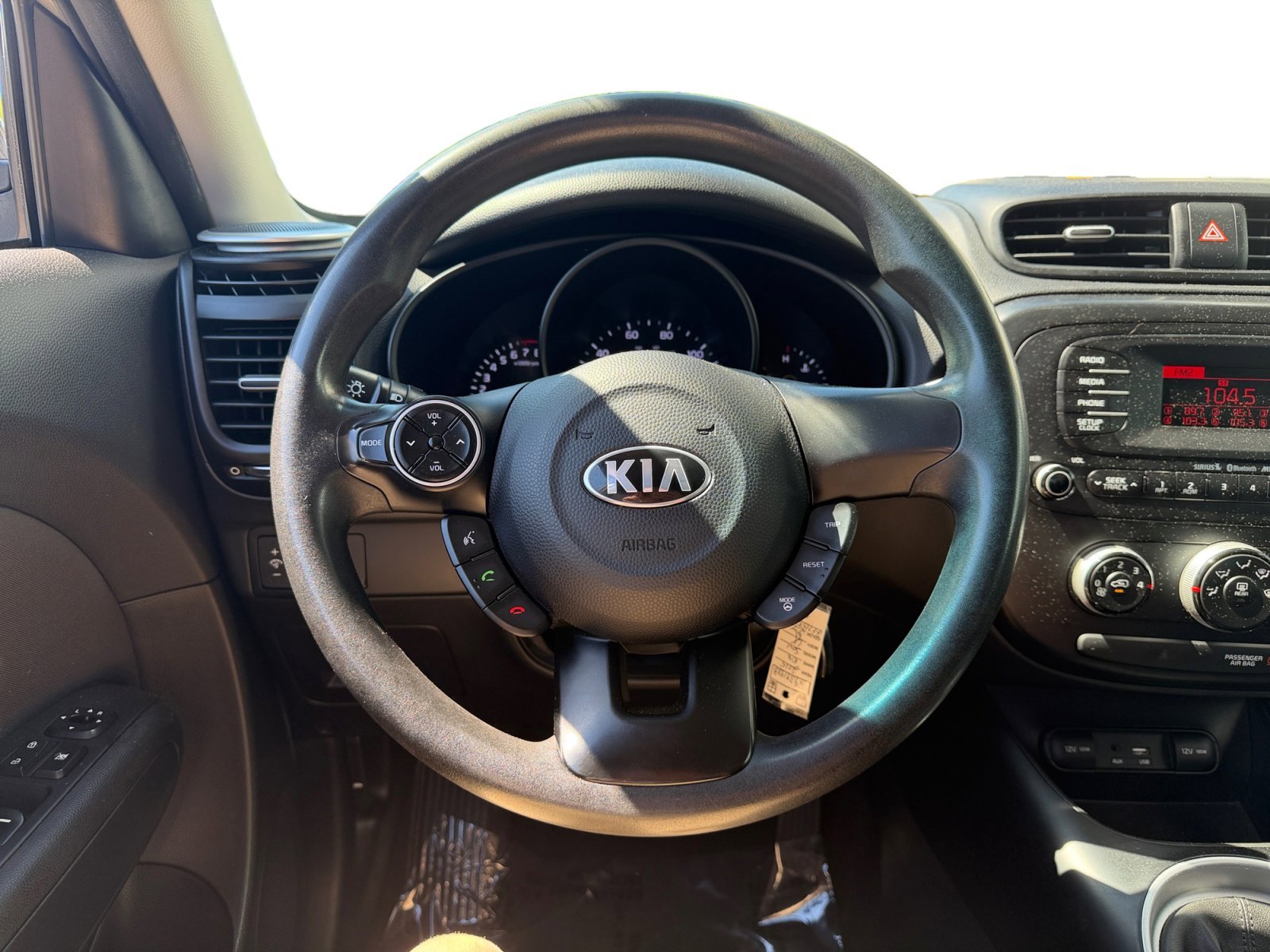 Used 2015 Titanium Gray Kia Base image 10