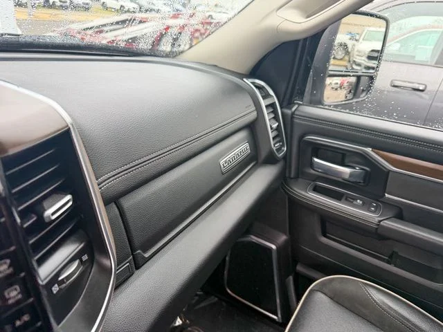 Used 2024 Silver Ram Laramie image 25