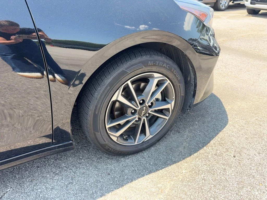 Used 2024 Black Kia LXS image 29