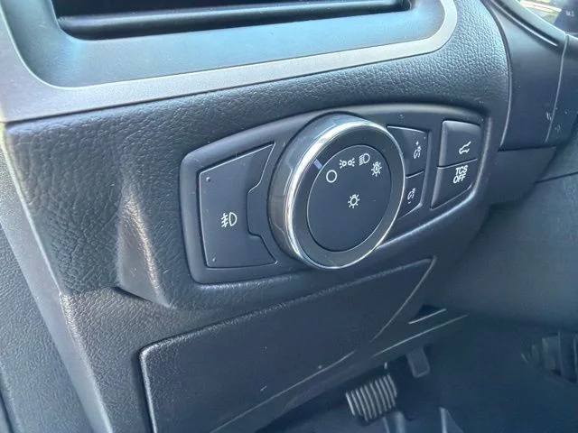 Used 2022 White Ford SEL image 13