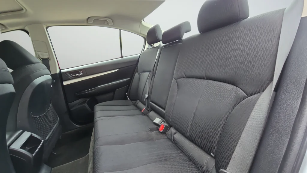 Used 2012  Subaru 2.5i image 31