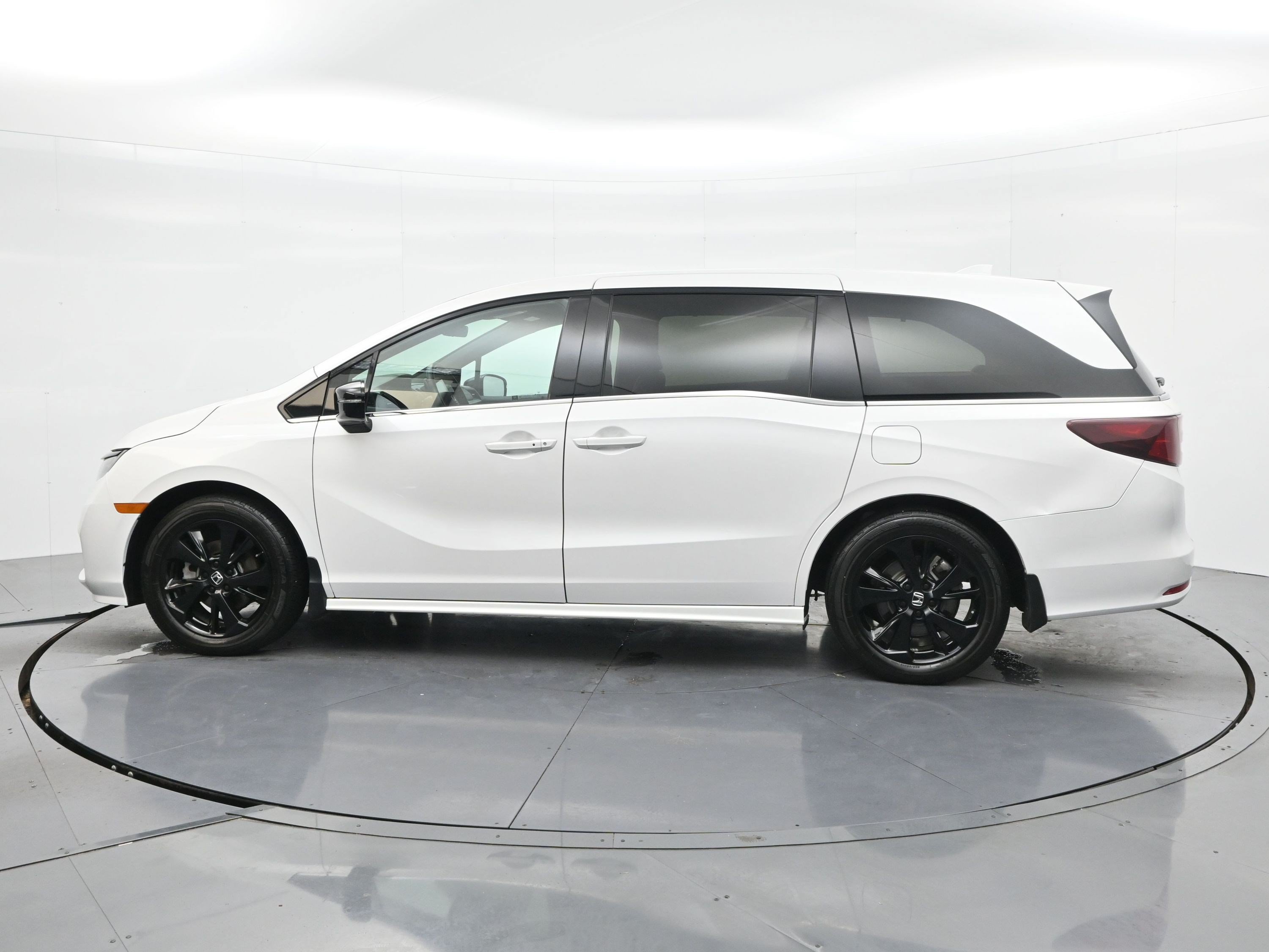 Used 2024 White Honda Sport image 8