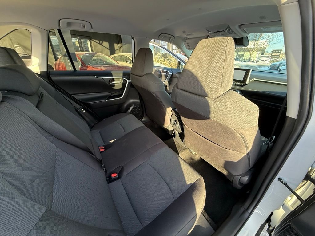 2023 Toyota RAV4 XLE - Photo 22