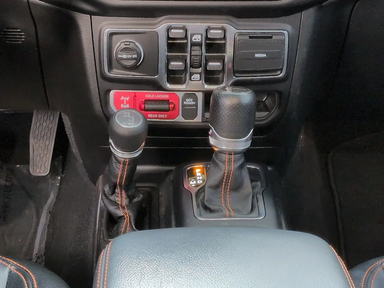 2023 Jeep Gladiator Mojave - Photo 18