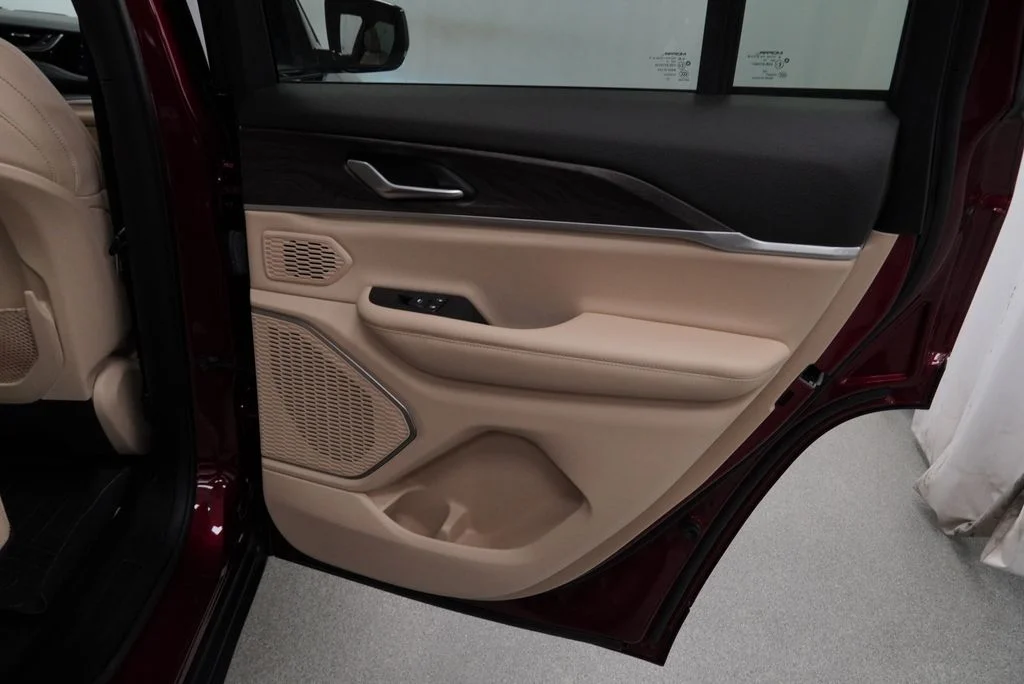 Used 2022 Red Jeep 4xe image 47
