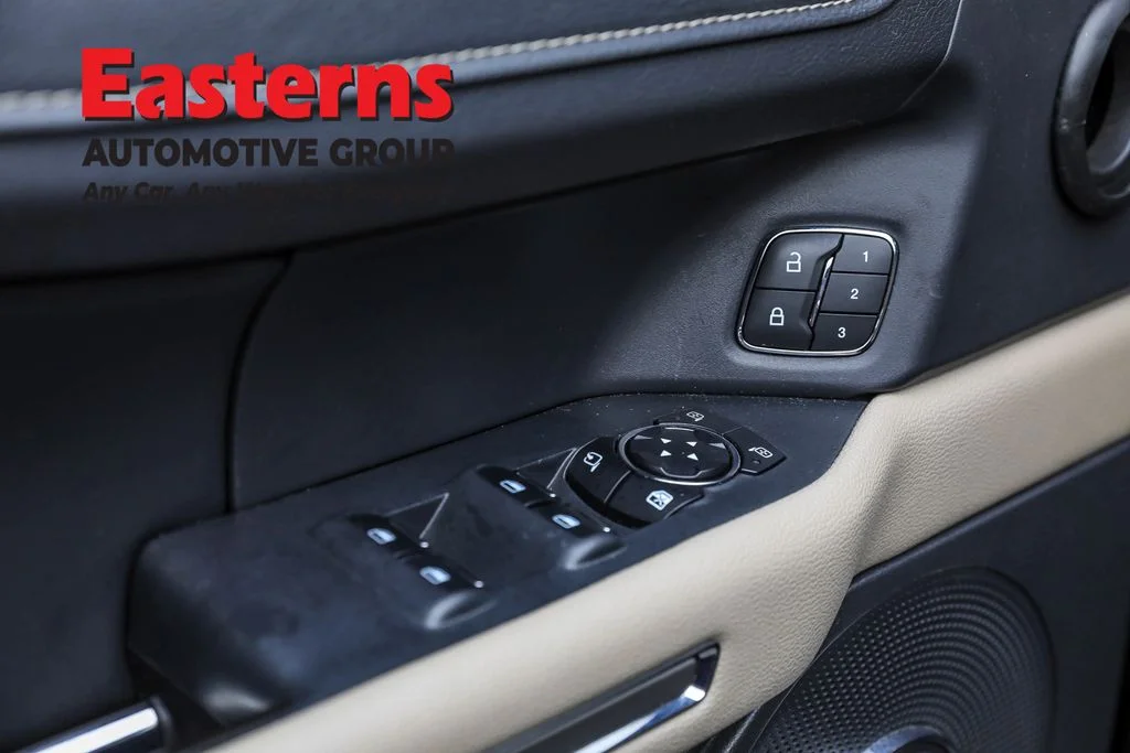 Used 2023 Black Ford Limited image 22